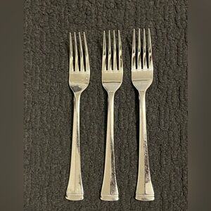 Dorchester Stainless by ONEIDA Dinner Forks  (3)
